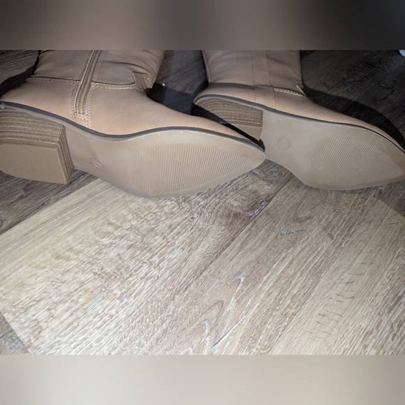 Universal Thread Tan Knee-High Heeled Boots - Picture 2 of 3